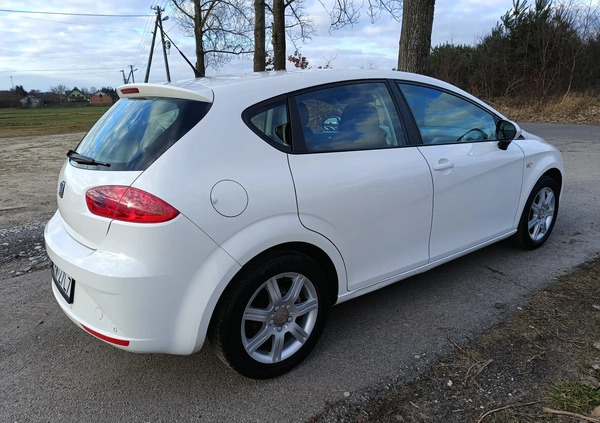 Seat Leon cena 17900 przebieg: 338500, rok produkcji 2010 z Łomianki małe 121